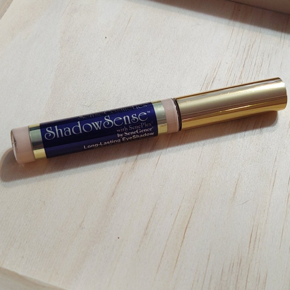 Sandstone Pearl Creme to Powder Eyeshadow